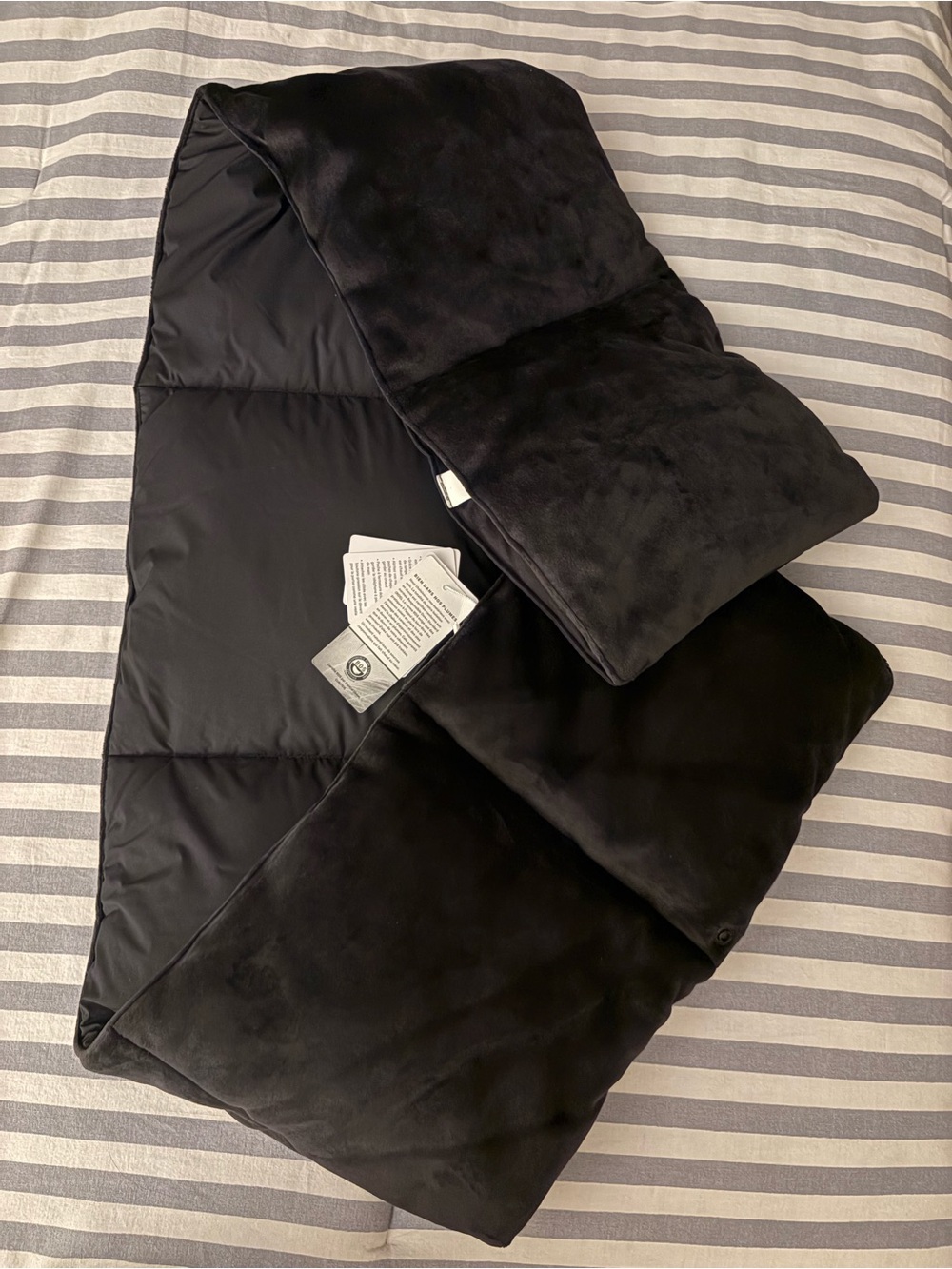 Lululemon Down Wunder Puff
Velour Scarf black $98